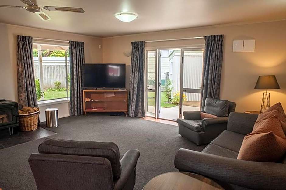 Mountain Chalets Motel