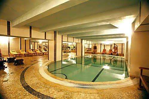 121 Paris Hotel
