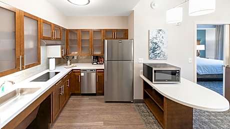 1 Bedroom Suite Pool View 1 Queen