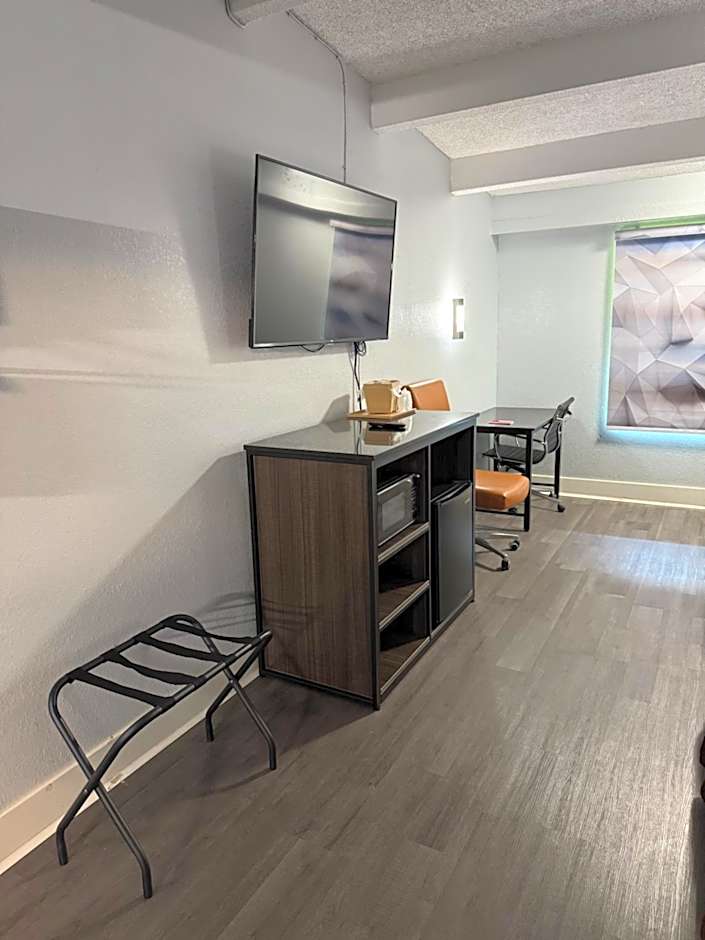 Econo Lodge Montgomery South I-65