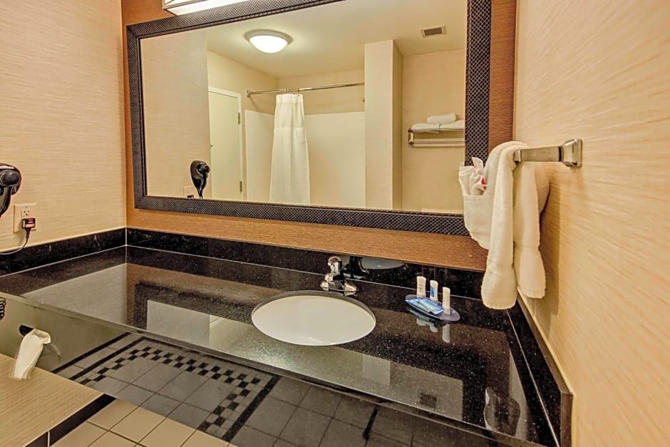 Fairfield Inn and Suites by Marriott Oklahoma City Airport
