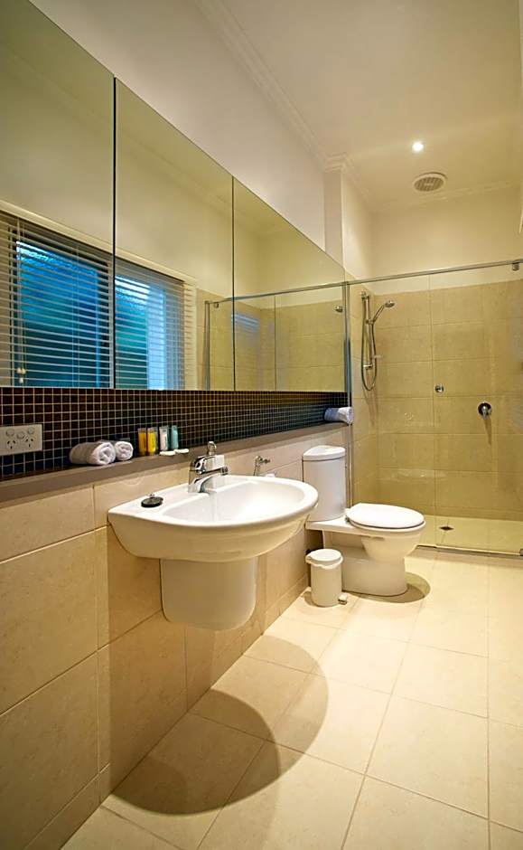 Plantation House At Whitecliffs