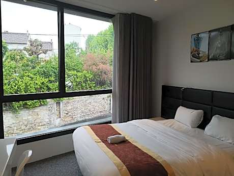 Double-Standard-SDB privée avec douche-Vue sur Rue