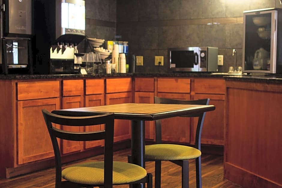 BEST WESTERN Plus Menomonie Inn & Suites