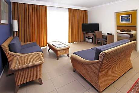 Mantra Geraldton