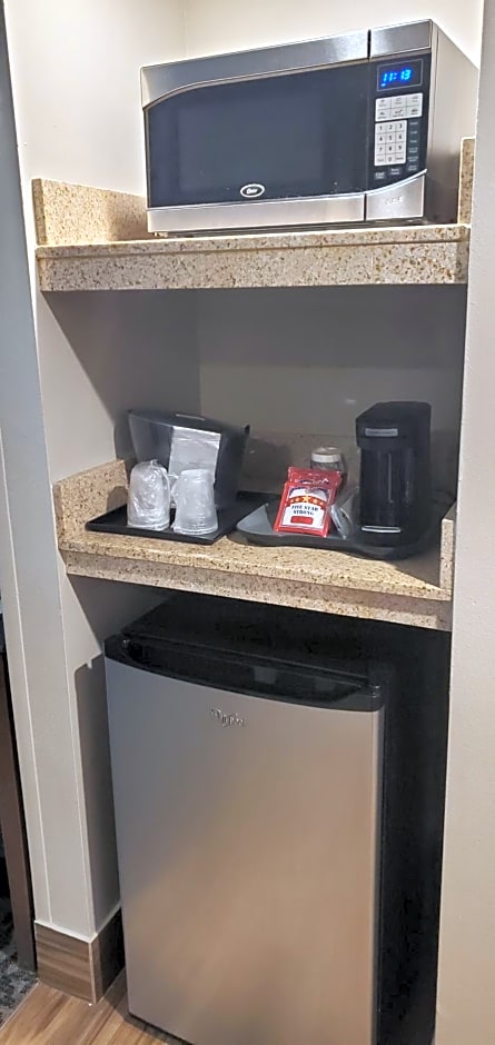 La Quinta by Wyndham Columbus North