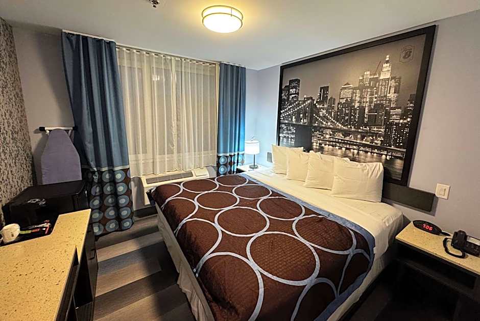 Super 8 by Wyndham Brooklyn Fulton Street