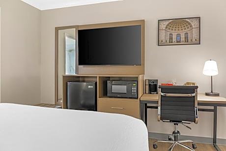 Queen Room - Accessible/Nonsmoking