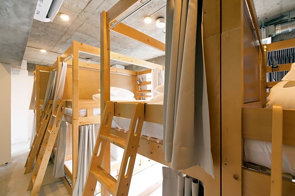 hostel DEN
