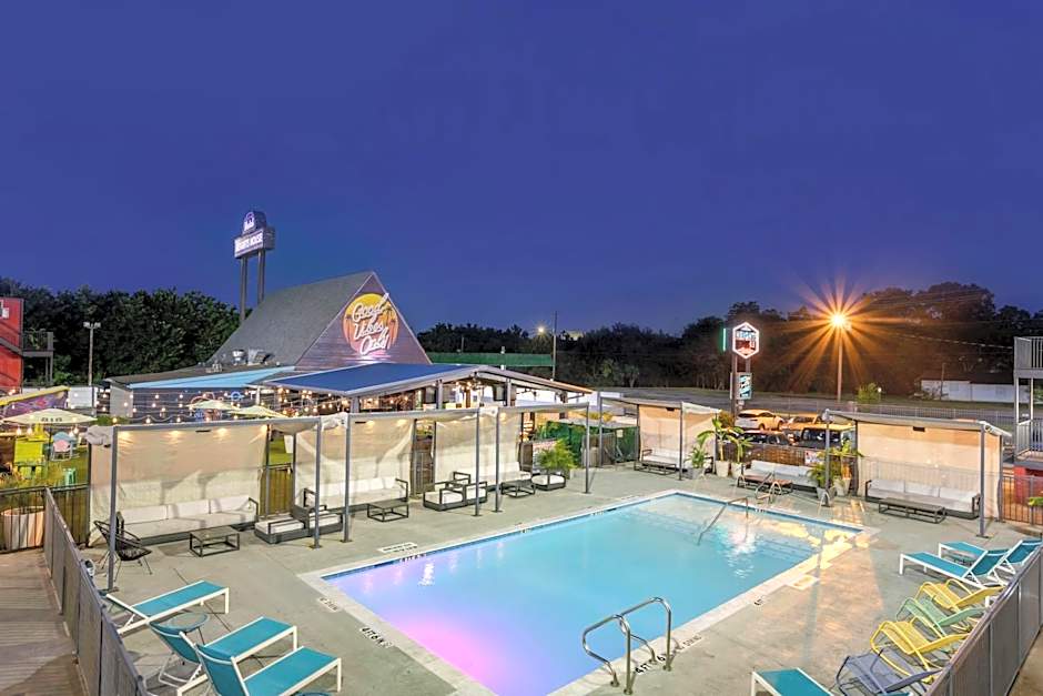 Heights House Hotel - Houston Heights Downtown an Ascend Collection Hotel