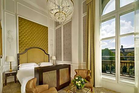 Presidential King Suite with City View