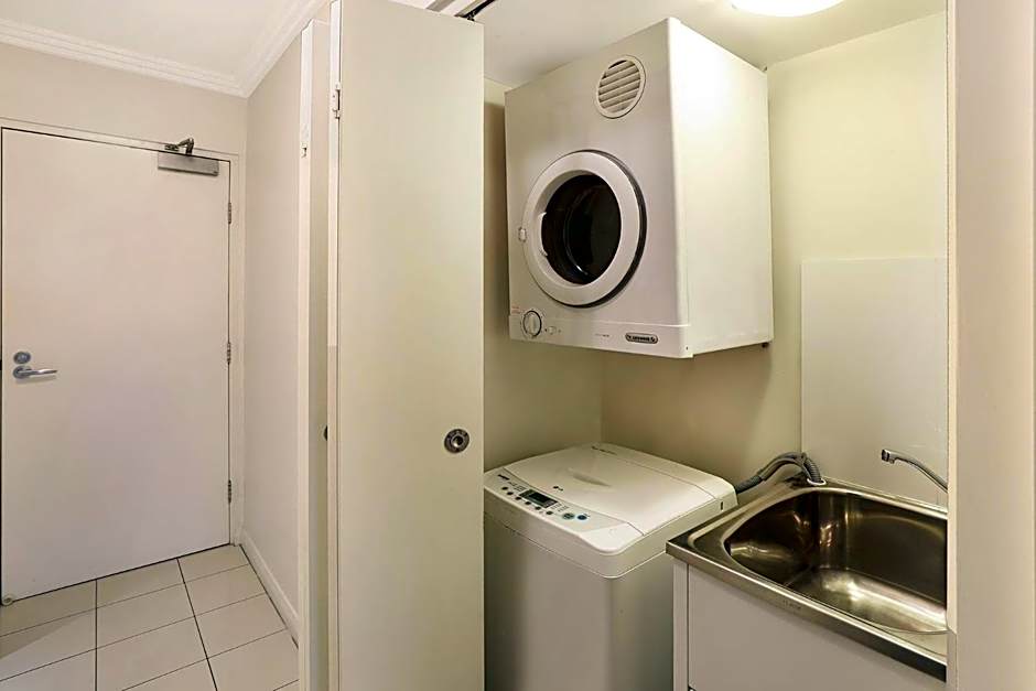 Aqualine Apartments On The Broadwater