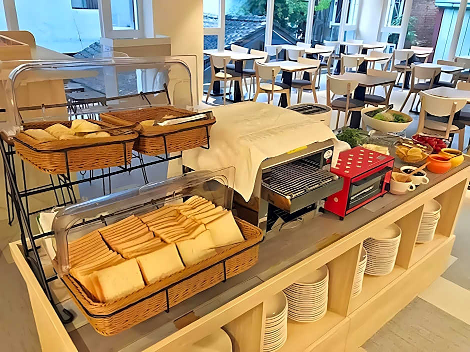 MINI HOTELS (Taichung Station Branch)