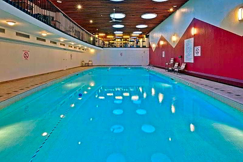 Holiday Inn Montreal Midtown