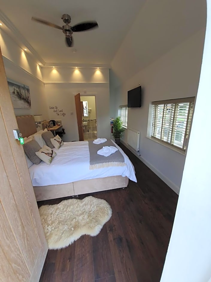 Old Thatch Bambers Green