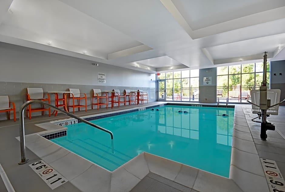 Holiday Inn Grand Rapids North - Walker, an IHG Hotel