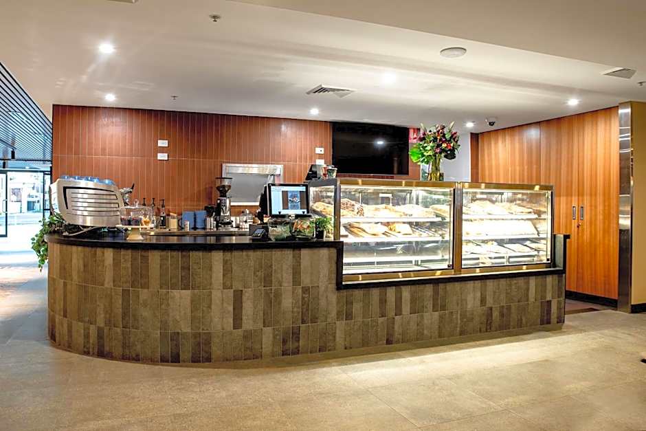 Young Federation Motor Inn and Services Club