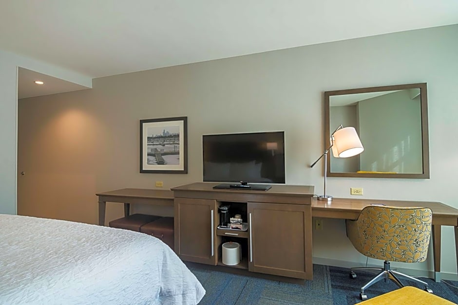 Hampton Inn By Hilton Chicago North-Loyola Station, Il