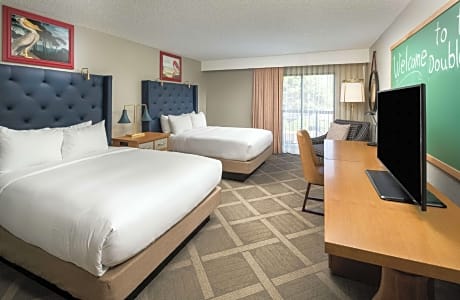 2 QUEEN ROLL IN SHOWER WIFI AVAIL-REFRIG-SWEET DREAMS BED 50 INCH HD TV-IN ROOM SAFE-COFFEE MAKER