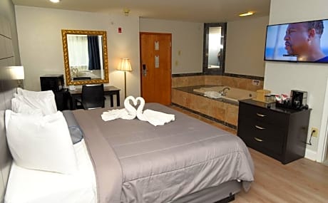  Deluxe King Room with Spa Bath- Non-Smoking