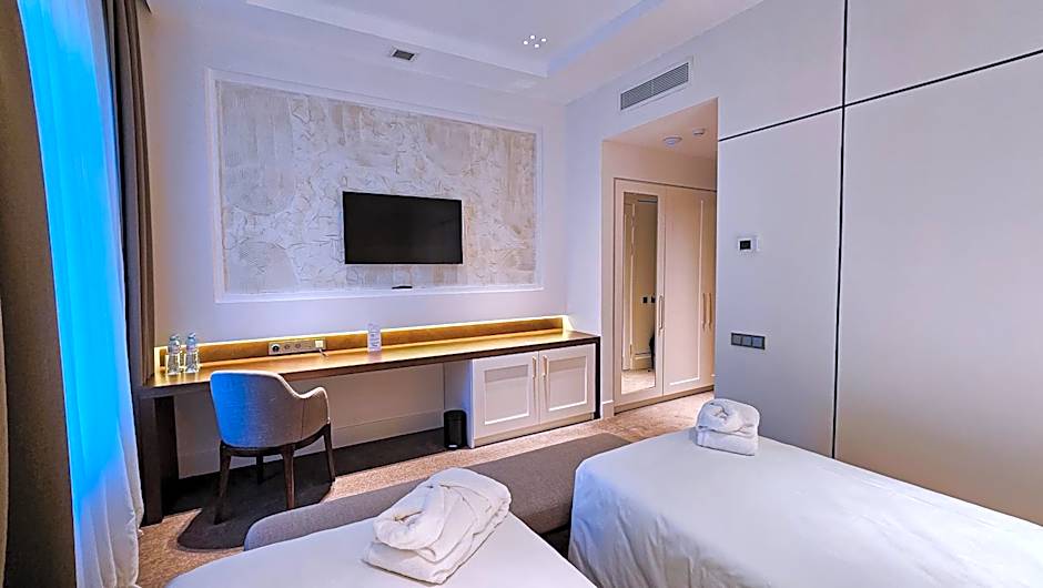 Grand Tien Shan Hotel