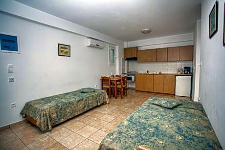 One-Bedroom Apartment with Side Sea View