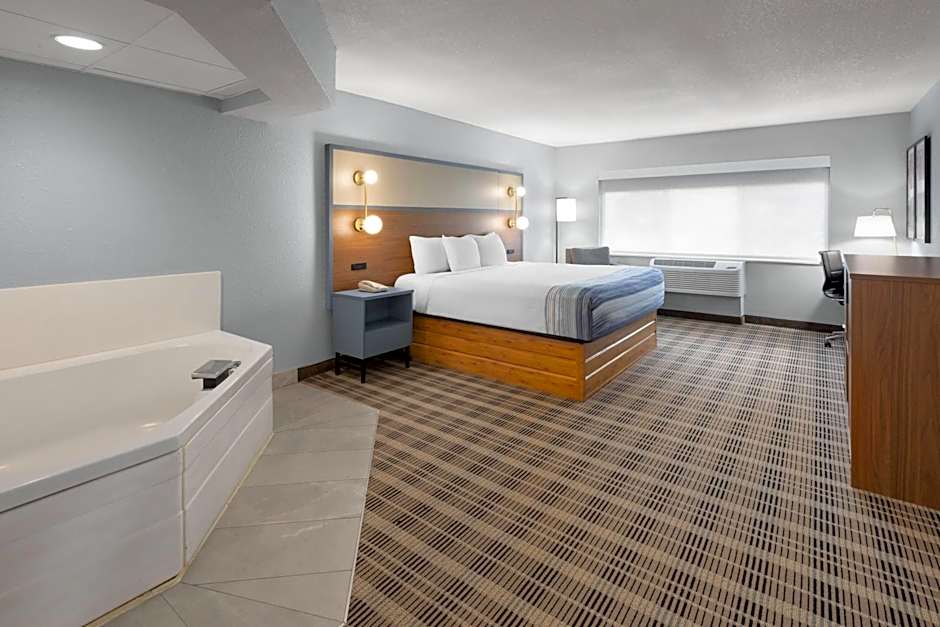 AmericInn by Wyndham Douglas/Saugatuck