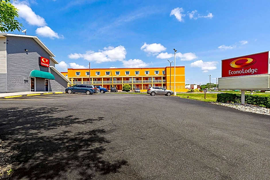 Econo Lodge Akron Copley Northwest