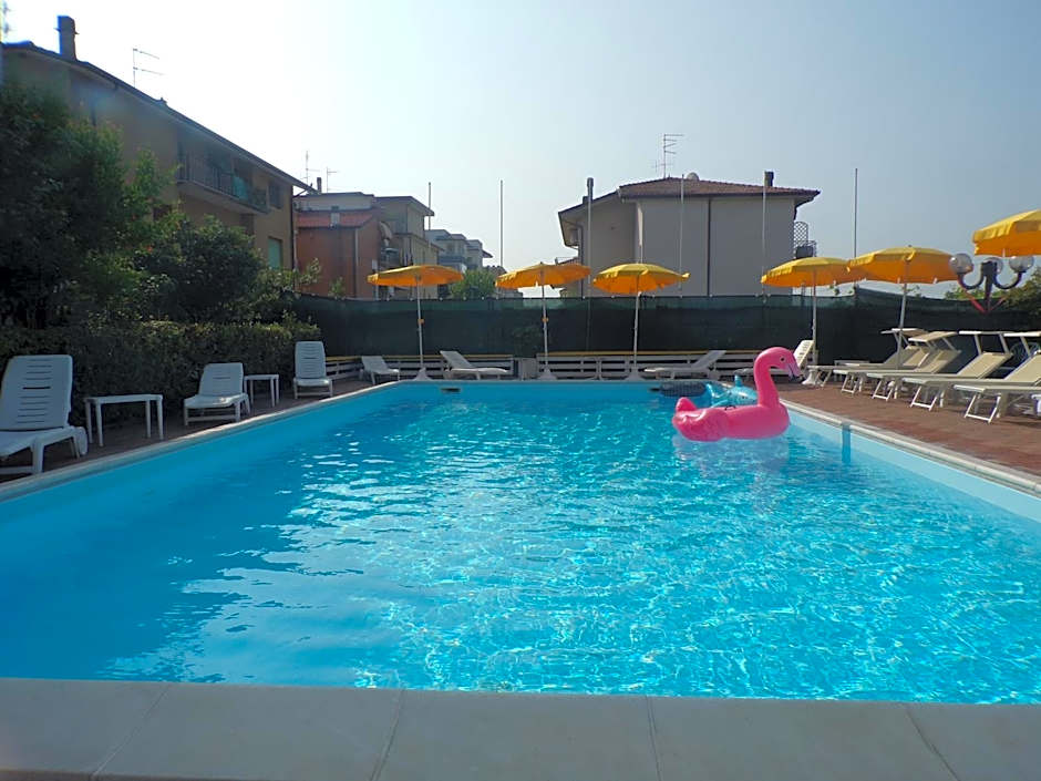 Hotel Crystal con Piscina Estiva Privata - SPIAGGIA INCLUSA con Formula All Inclusive