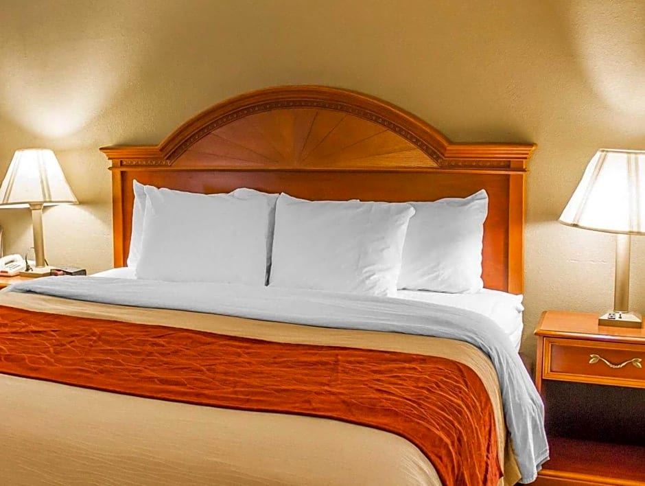 Quality Inn Huron