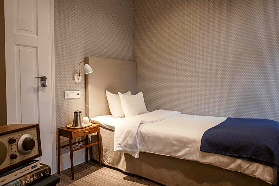 Home Hotel Wellington