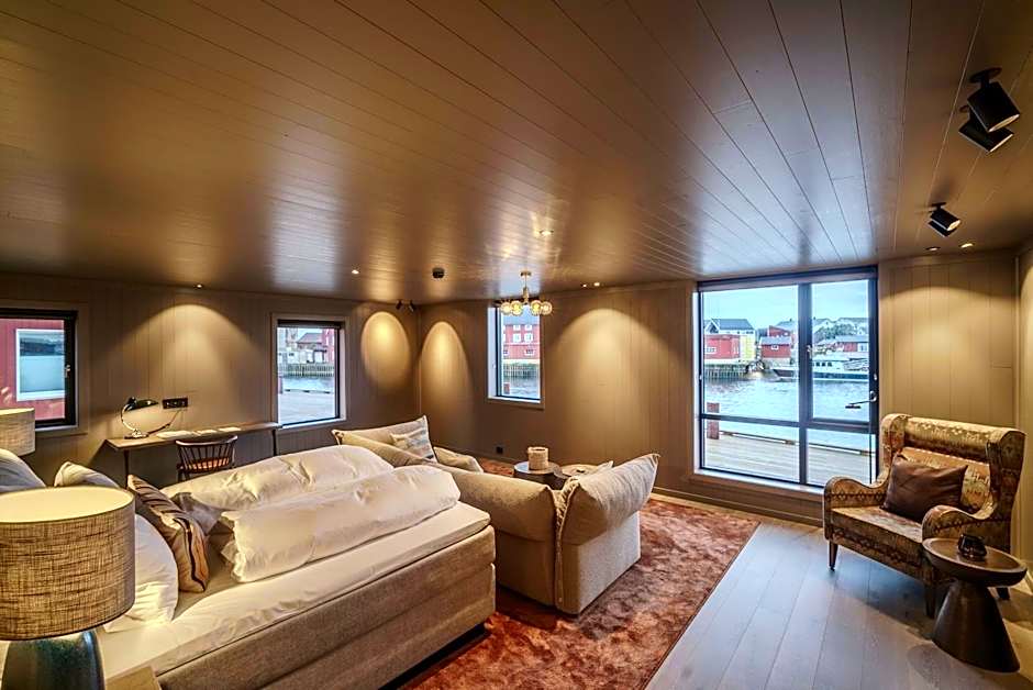 Henningsvær Bryggehotell - by Classic Norway Hotels
