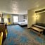 Days Inn & Suites by Wyndham Cedar Rapids