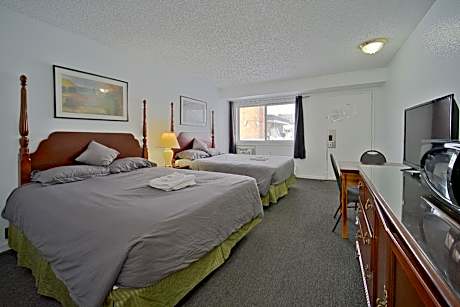 Standard Double Queen Room