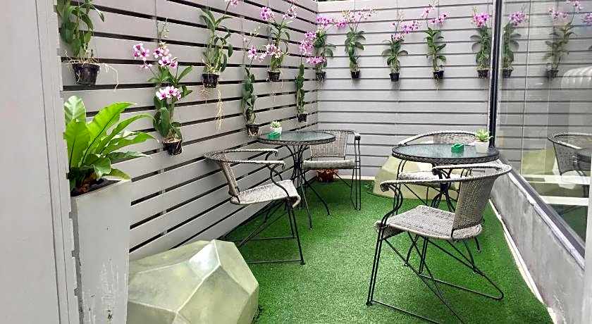 Methavalai Residence