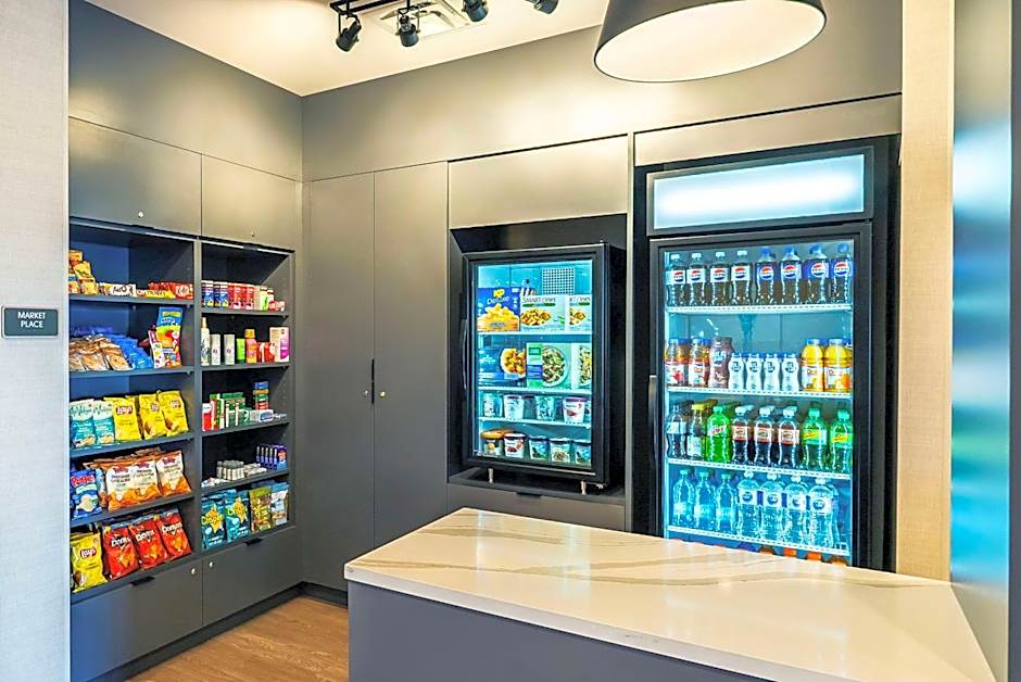 Comfort Suites Kelowna