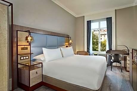 Classic Garden View, Guest room, 1 King, Garden view