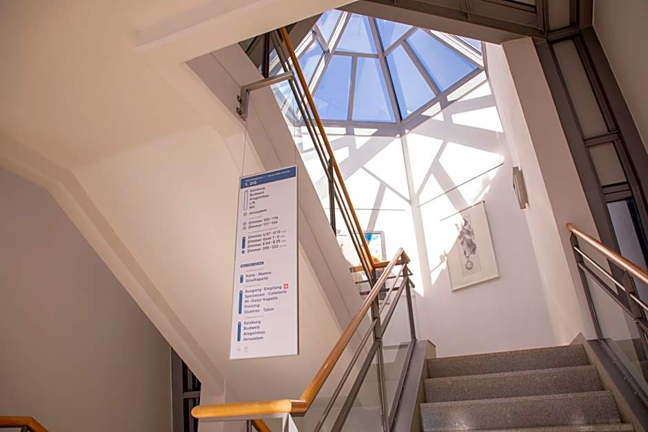 Spectrum Kirche Exerzitien-und Bildungshaus auf Mariahilf