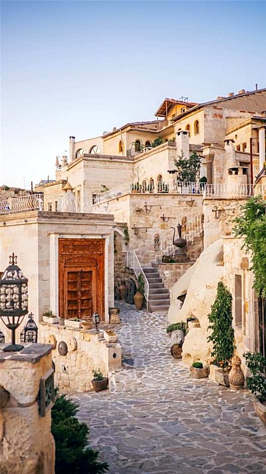 Elika Cave Suites & Spa