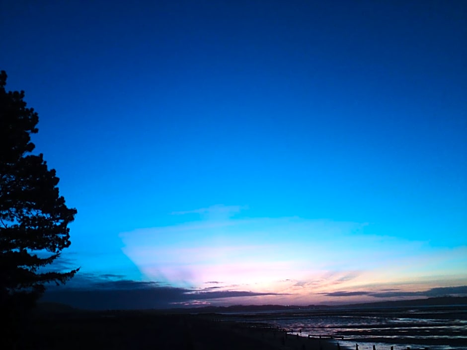 Min y Don Guest House