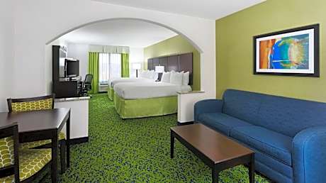 Queen Suite with Two Queen Beds