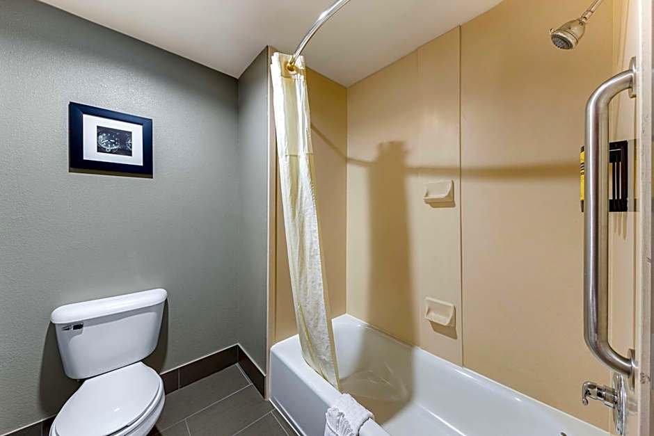 Best Western Plus Midwest City Inn & Suites