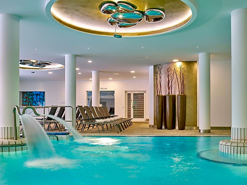 MAXIMILIAN Grand Hotel