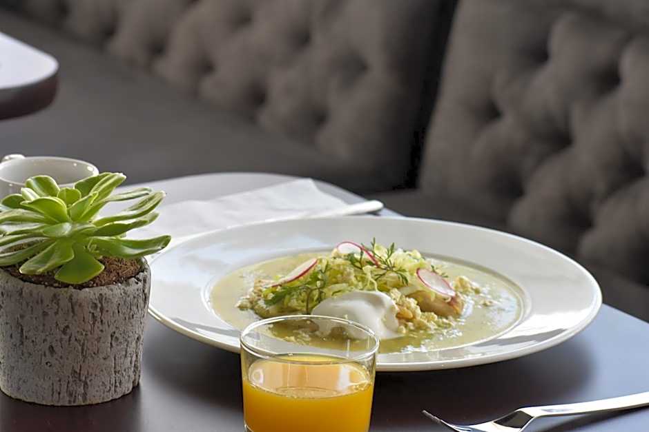 ESDUMA HK HOTEL Pachuca