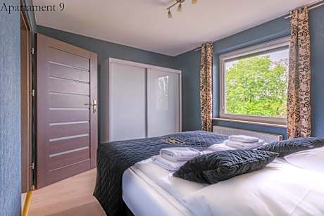 One-Bedroom Apartment with Balcony