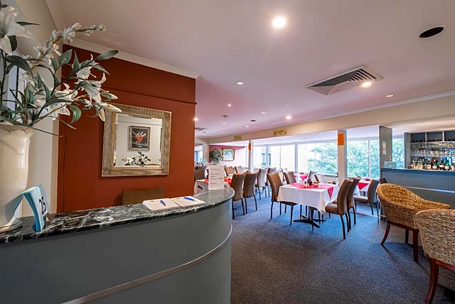 Twin Towers Inn
