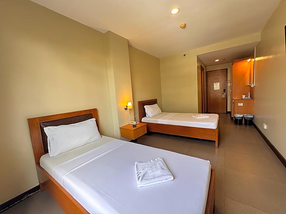 [ACTIVE] Fuente Oro Business Suites