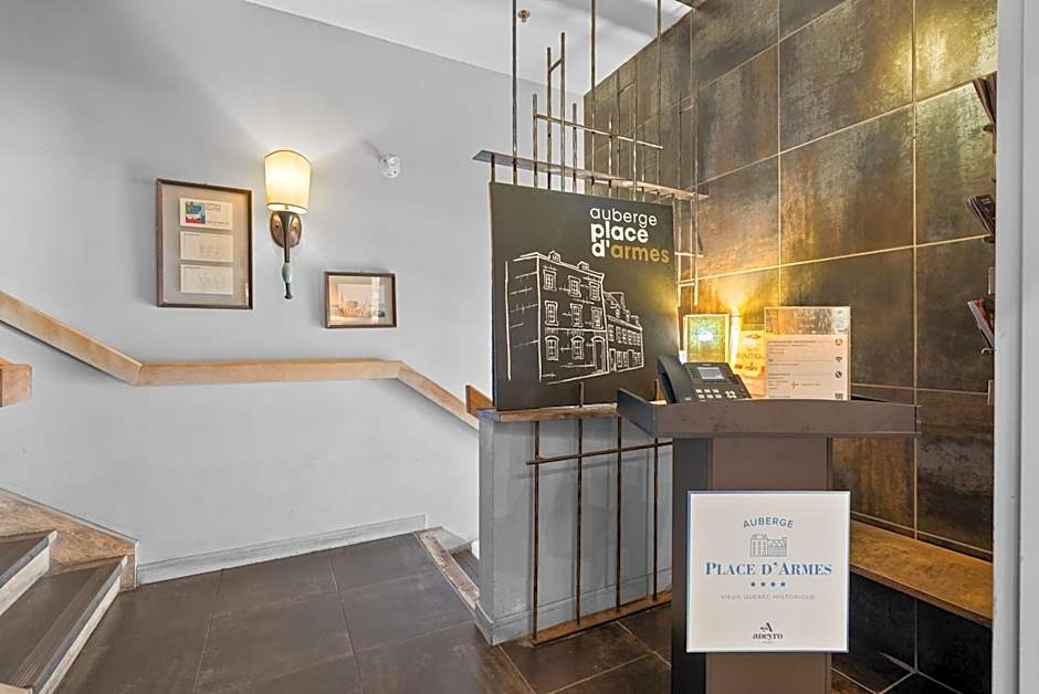 Auberge Place d'Armes - Par Aneyro