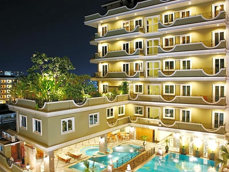 Lk Royal Suite Hotel