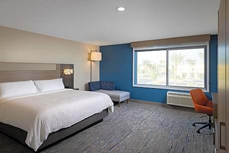 Standard King Room with Mobility Accessible Roll-In Shower